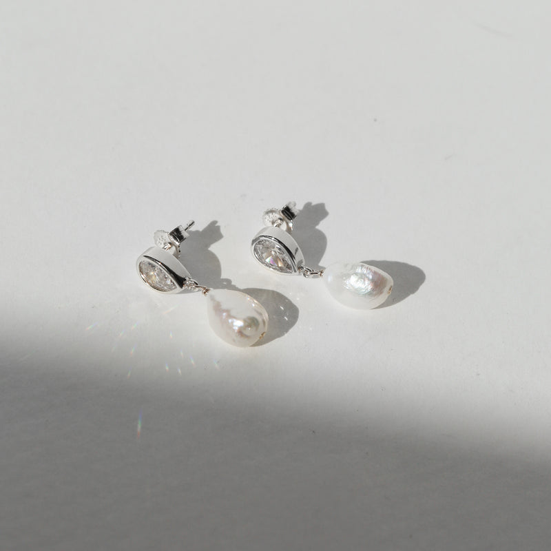 Eros Pear & Pearl Earrings - Silver