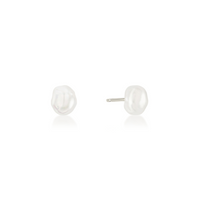 Mara Keshi Pearl Studs - Silver